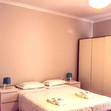 Spacious House In Atalaia With Shared Pool * 로리냐