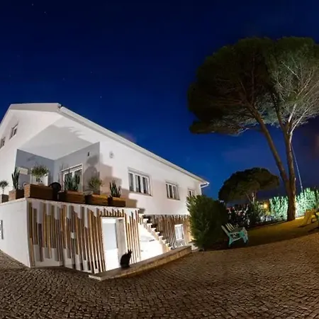 Spacious House In Atalaia With Shared Pool 펜션