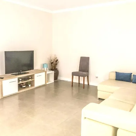 Spacious House In Atalaia With Shared Pool 펜션 *