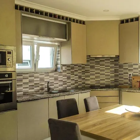 Spacious House In Atalaia With Shared Pool 別荘 *