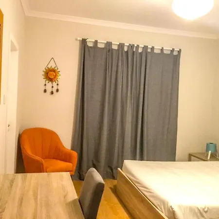 Spacious House In Atalaia With Shared Pool Prázdninový dům *